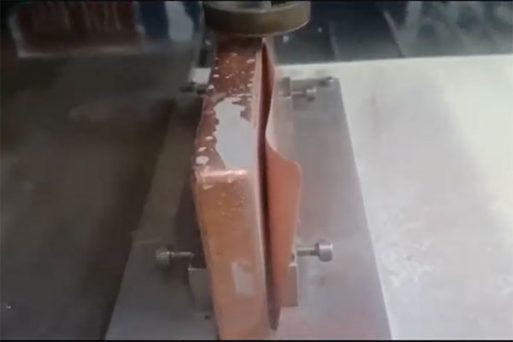 Taglio Waterjet: Creazione di un Foglio di Rame